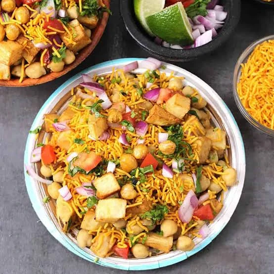 ALOO CHANNA CHAT