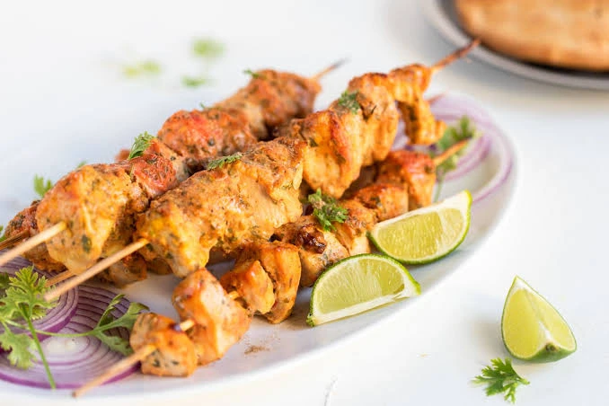 CHICKEN GARLIC TIKKA